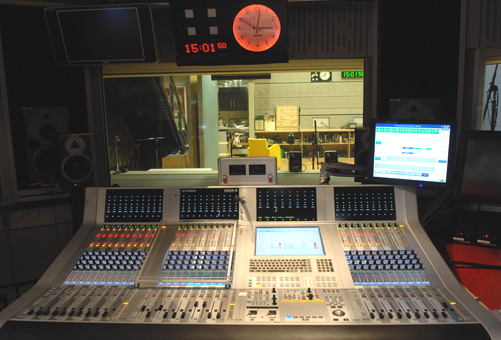 Figure 3.2.2.2.2: Cubicle of studio 60A, showing the view of the Panel SM into the studio.